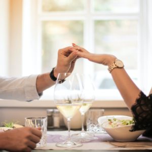 プロポーズにおすすめな札幌の個室付レストラン│夜景のお席もご紹介