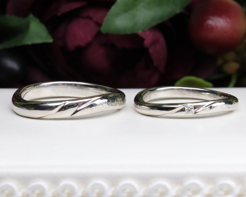 結婚指輪（彫金工法）ダイヤモンドななこ留めライン加工鏡面