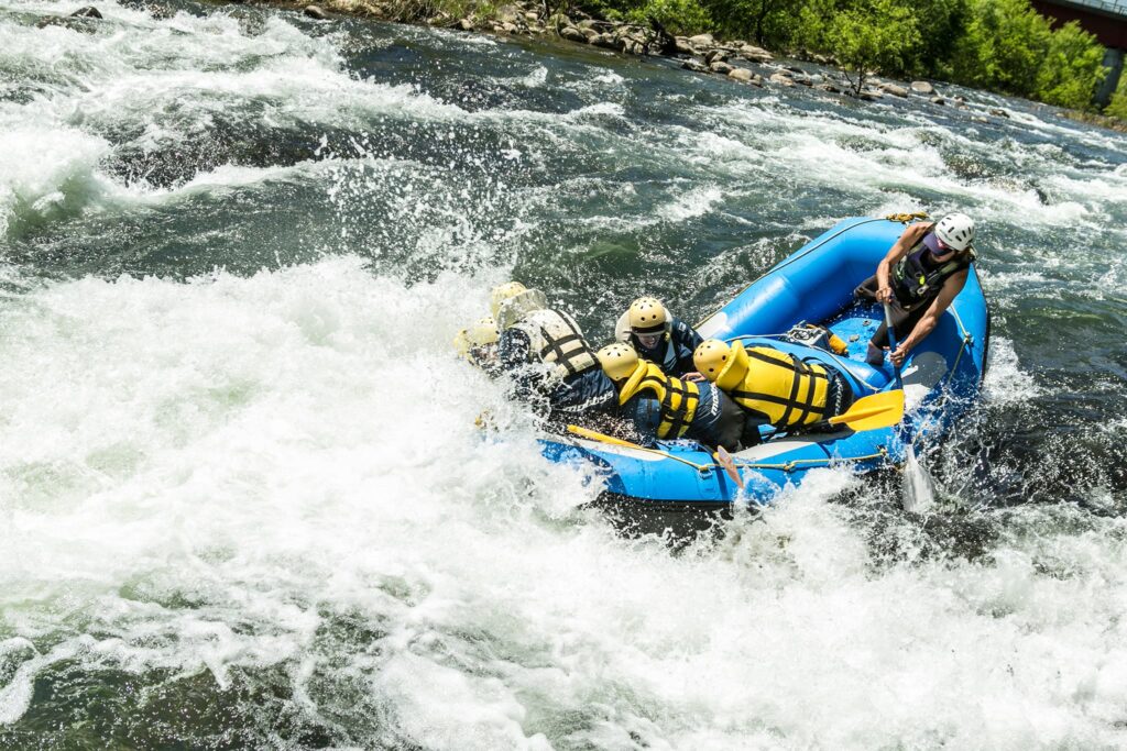 blue | 工房Smith札幌 定山渓でラフティング体験「ブルーマーブル」