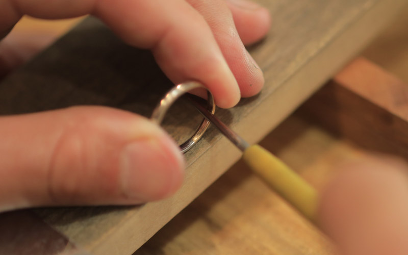 手作りの婚約指輪