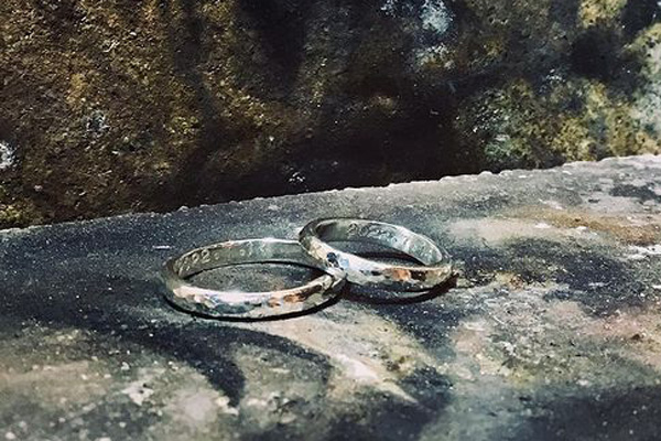 鏡面×ハンマー仕上げ