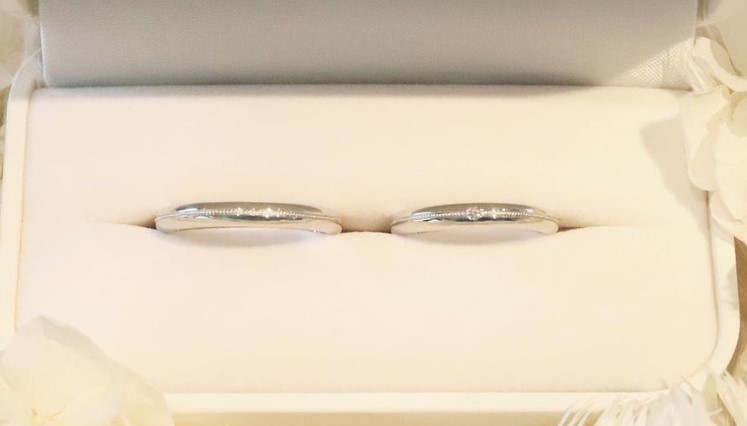 シンプルで清楚な結婚指輪