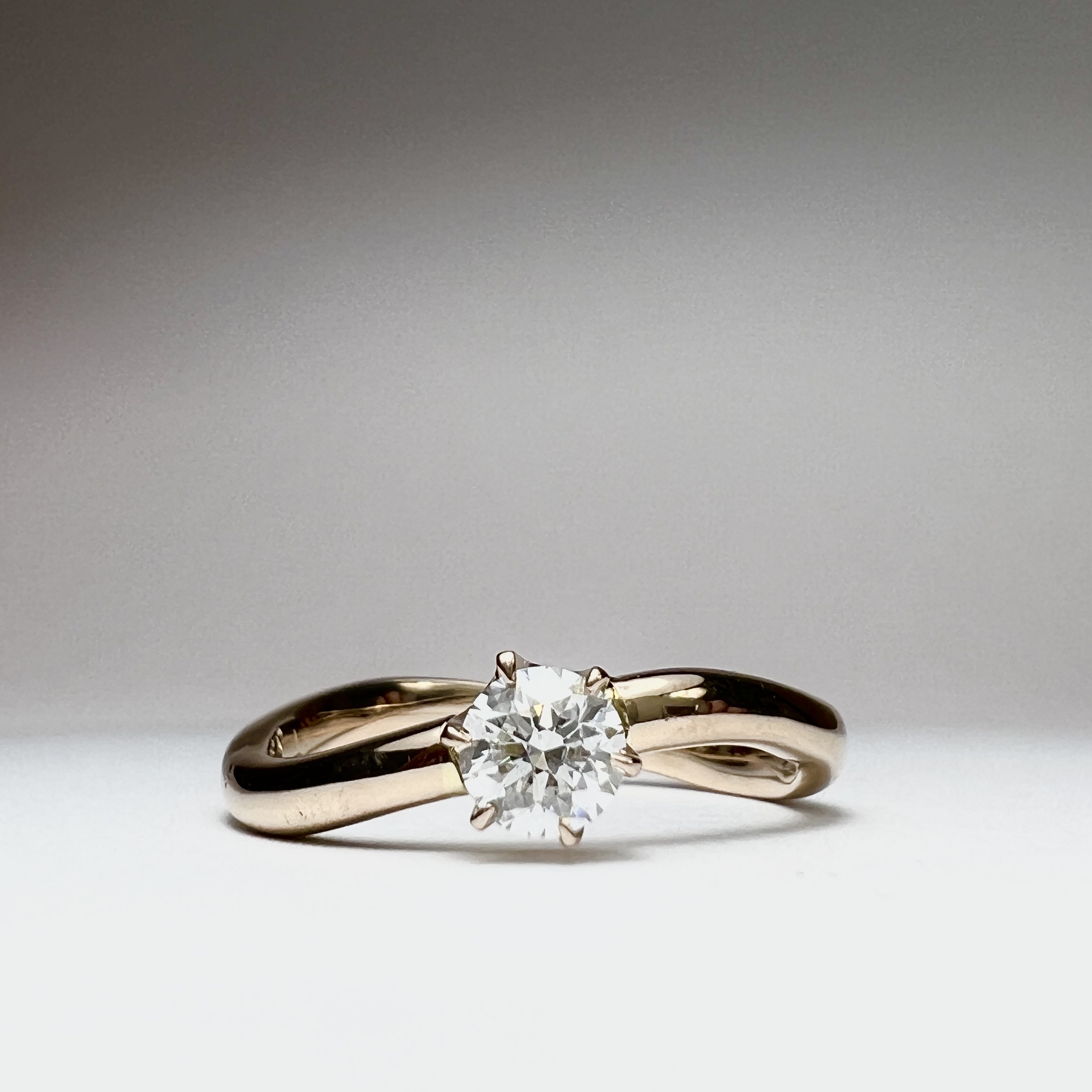 婚約指輪（彫金工法）ダイヤモンド6本爪鏡面