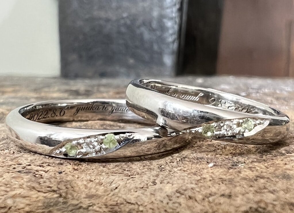 ペアリング（彫金工法）ダイヤモンドペリドット彫り留めレーザー刻印鏡面