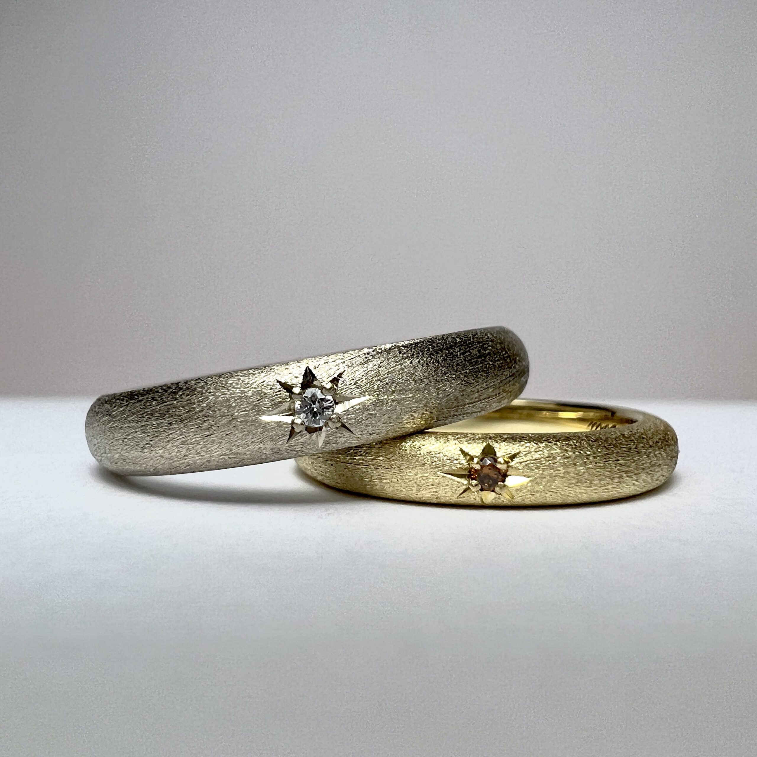 結婚指輪（彫金工法）カラーダイヤモンド五光留五光留めスターダスト