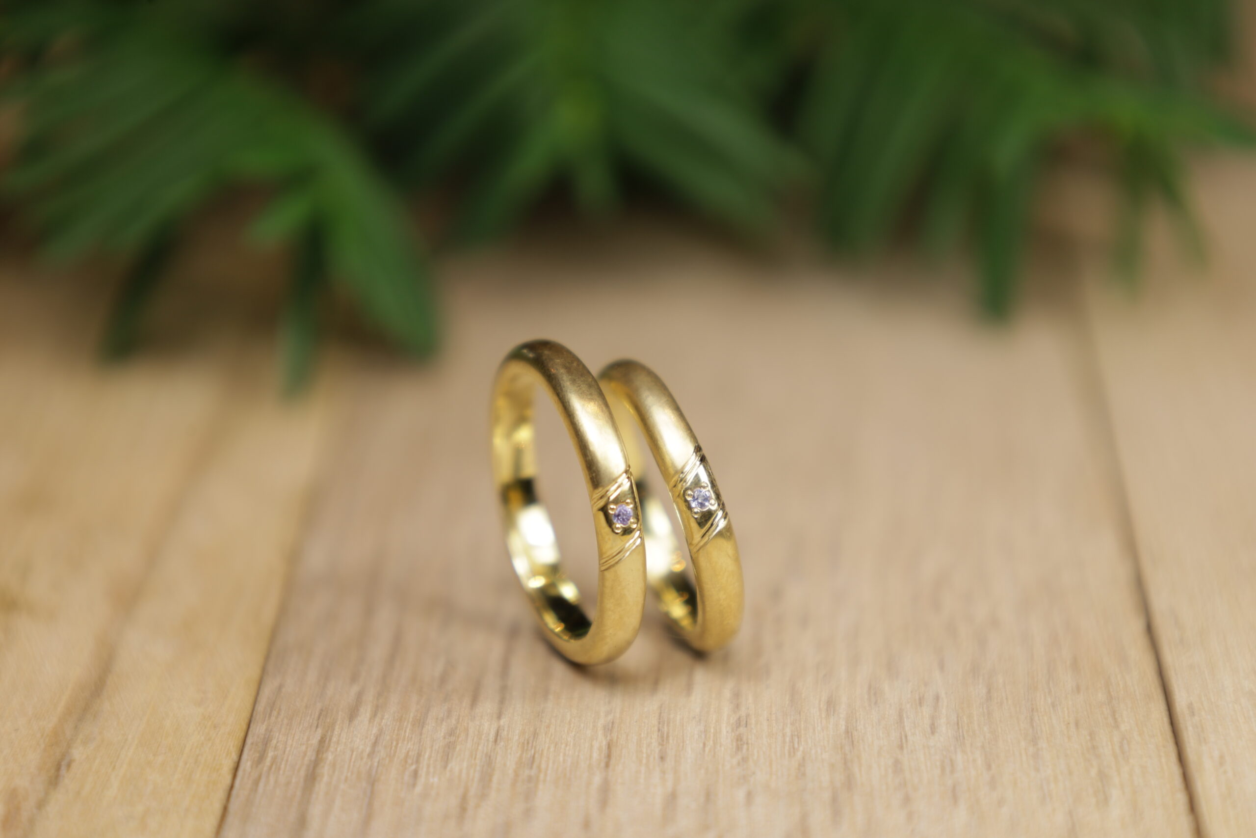 ペアリング（彫金工法）タンザナイトななこ留めカラーコーティングつや消しライン加工