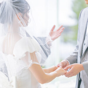 婚約指輪（エンゲージリング）結婚指輪（マリッジリング）の違いを解説！意味や役割、相場、デザインまで