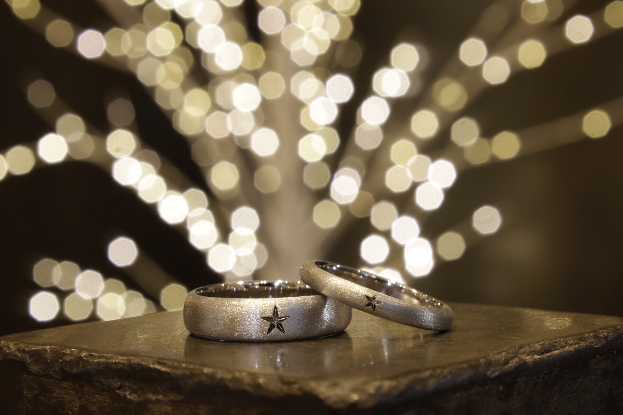 2023.ホリデーコース／ペアリング（彫金工法）サファイアななこ留め彫り留めスターダスト鏡面