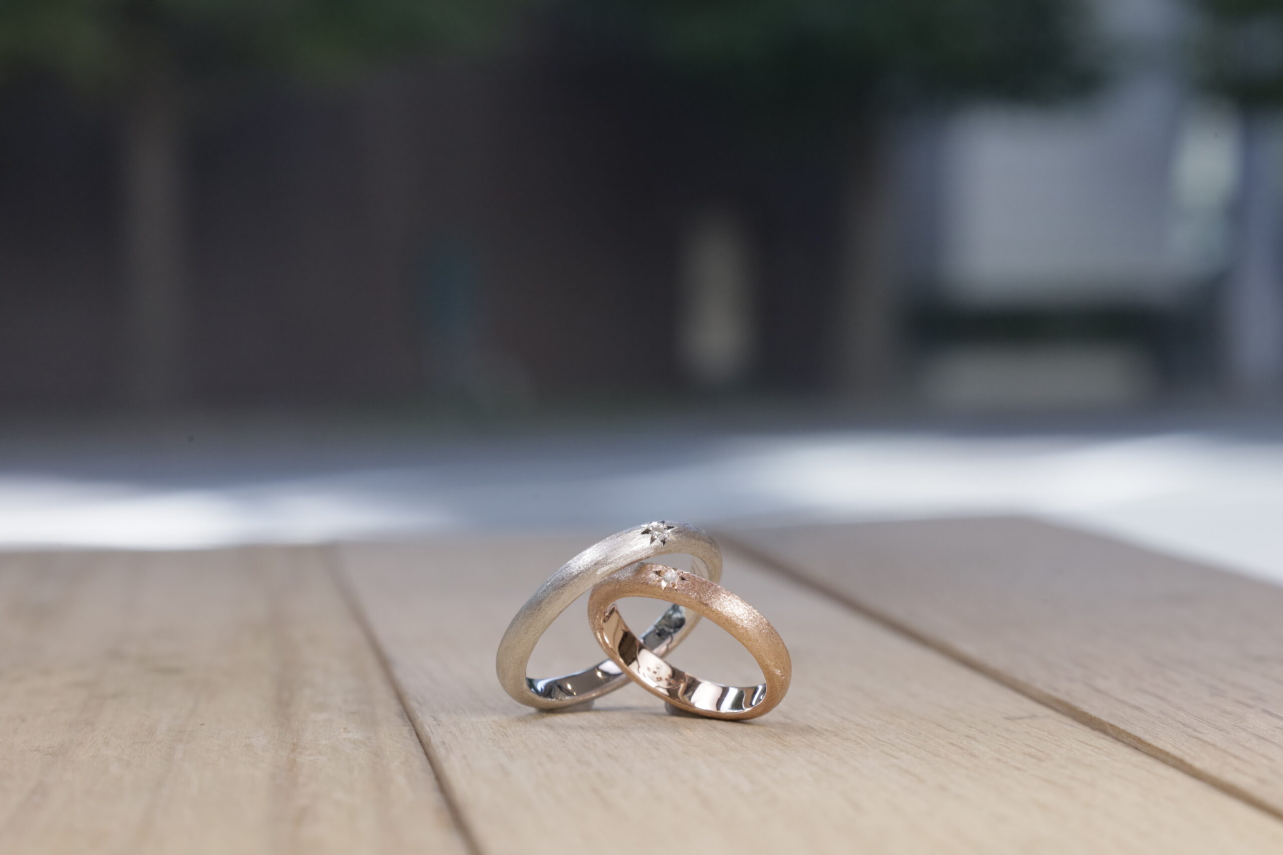 2023.ホリデーコース／ペアリング（彫金工法）サファイアシークレットストーンななこ留め彫り留めスターダスト鏡面