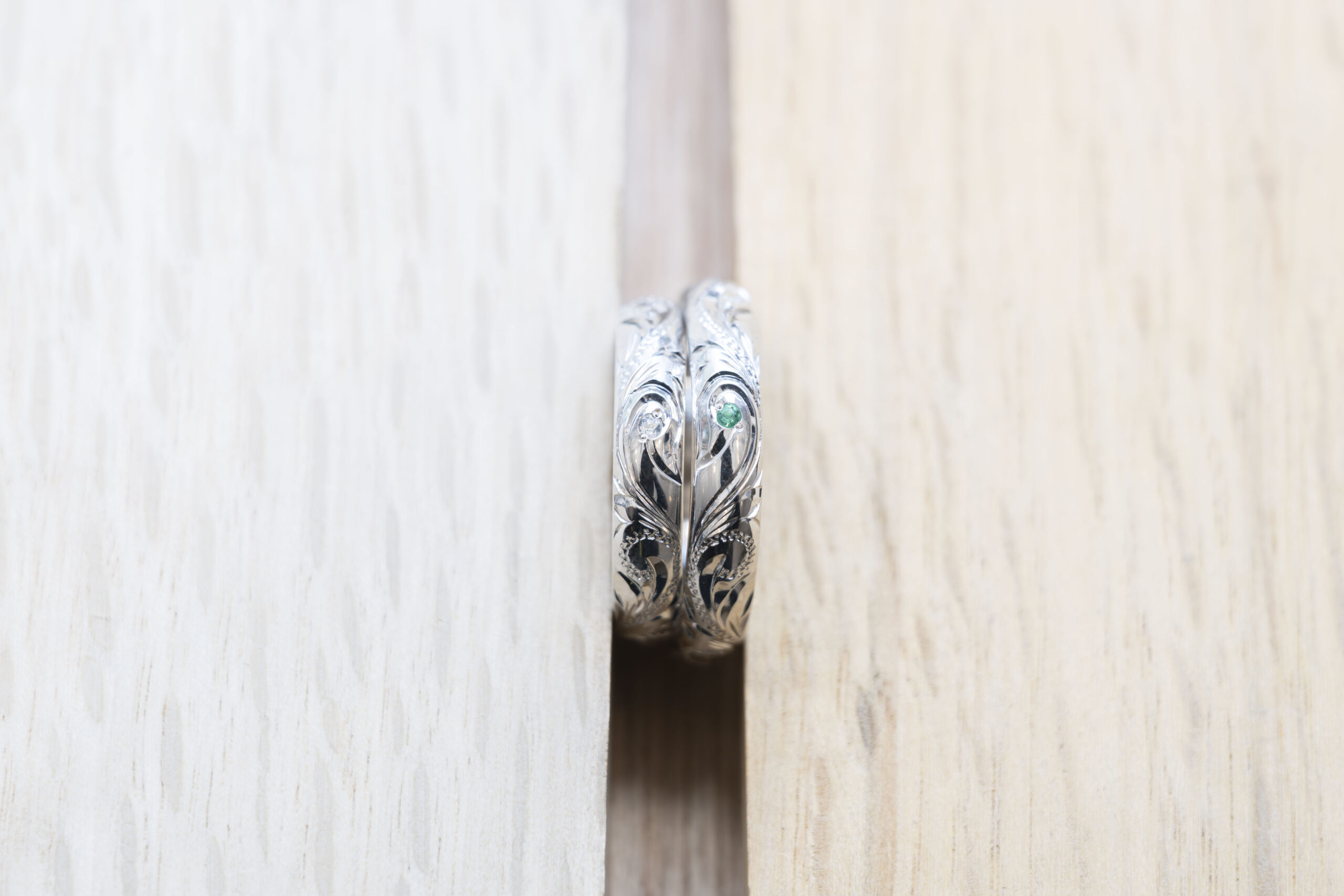 ペアリング（彫金工法）エメラルドムーンストーンカラーコーティングハワイアン鏡面