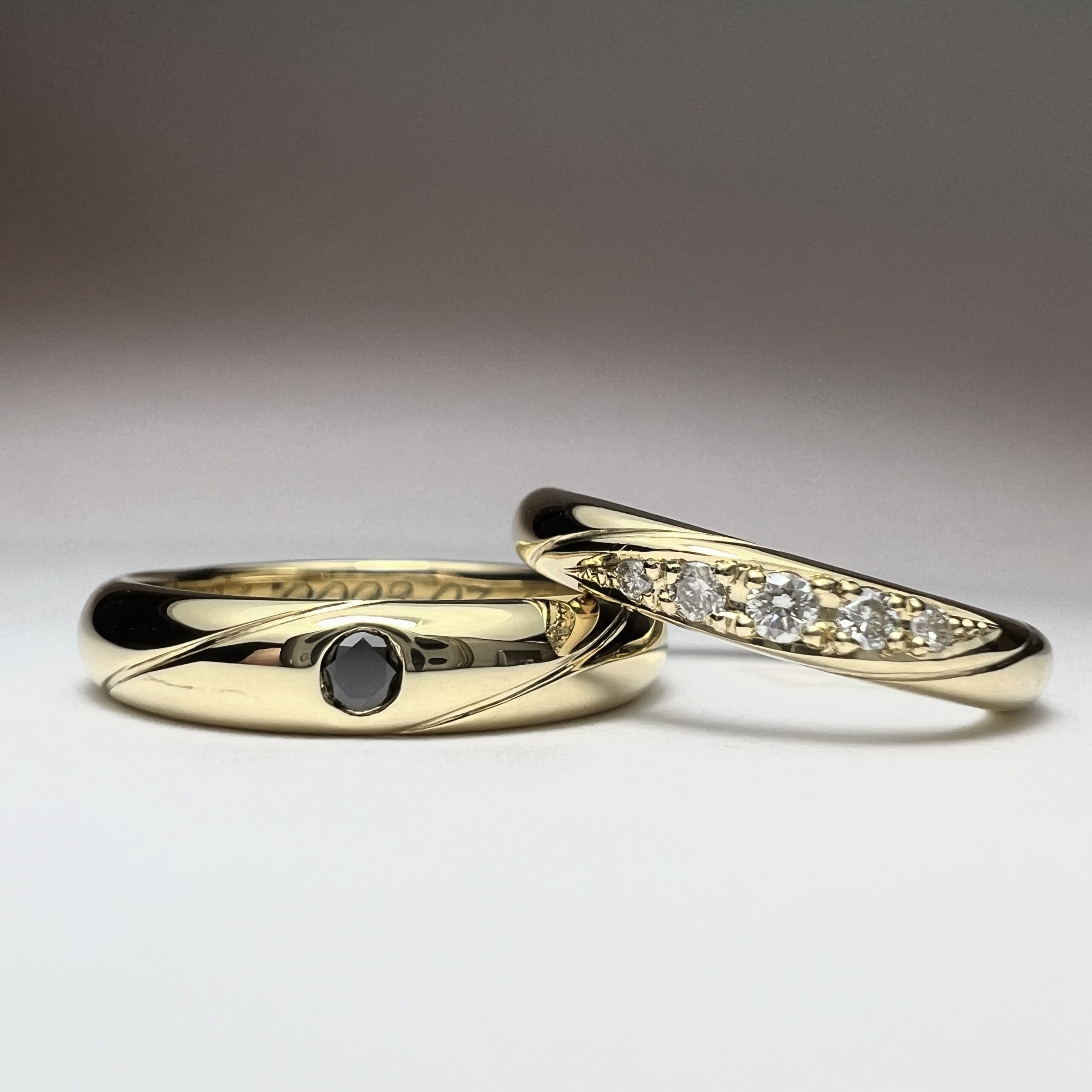 結婚指輪（彫金工法）カラーダイヤモンドダイヤモンド伏込み留め彫り留めライン加工鏡面