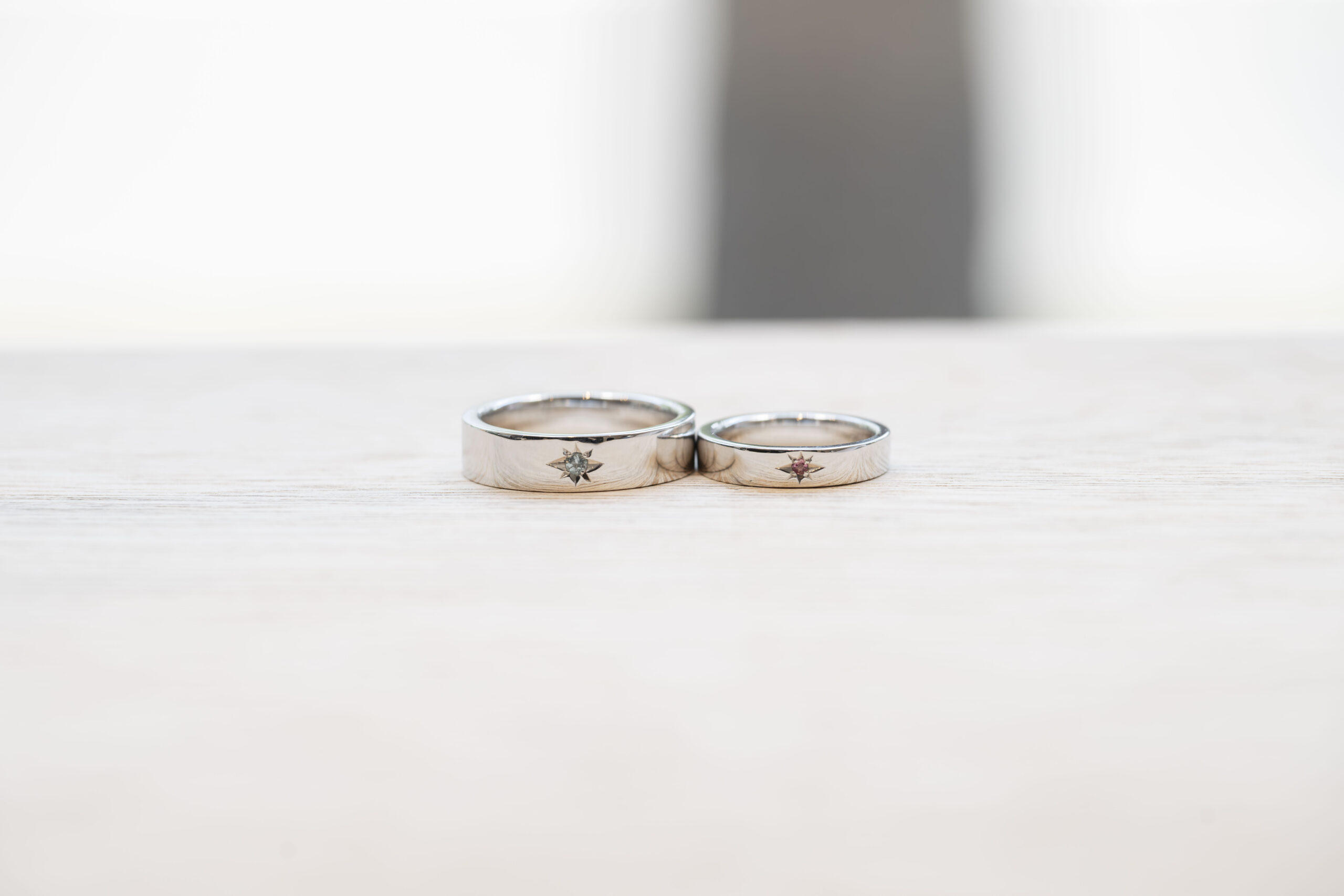 ペアリング（彫金工法）トルマリンブルートパーズ五光留め鏡面