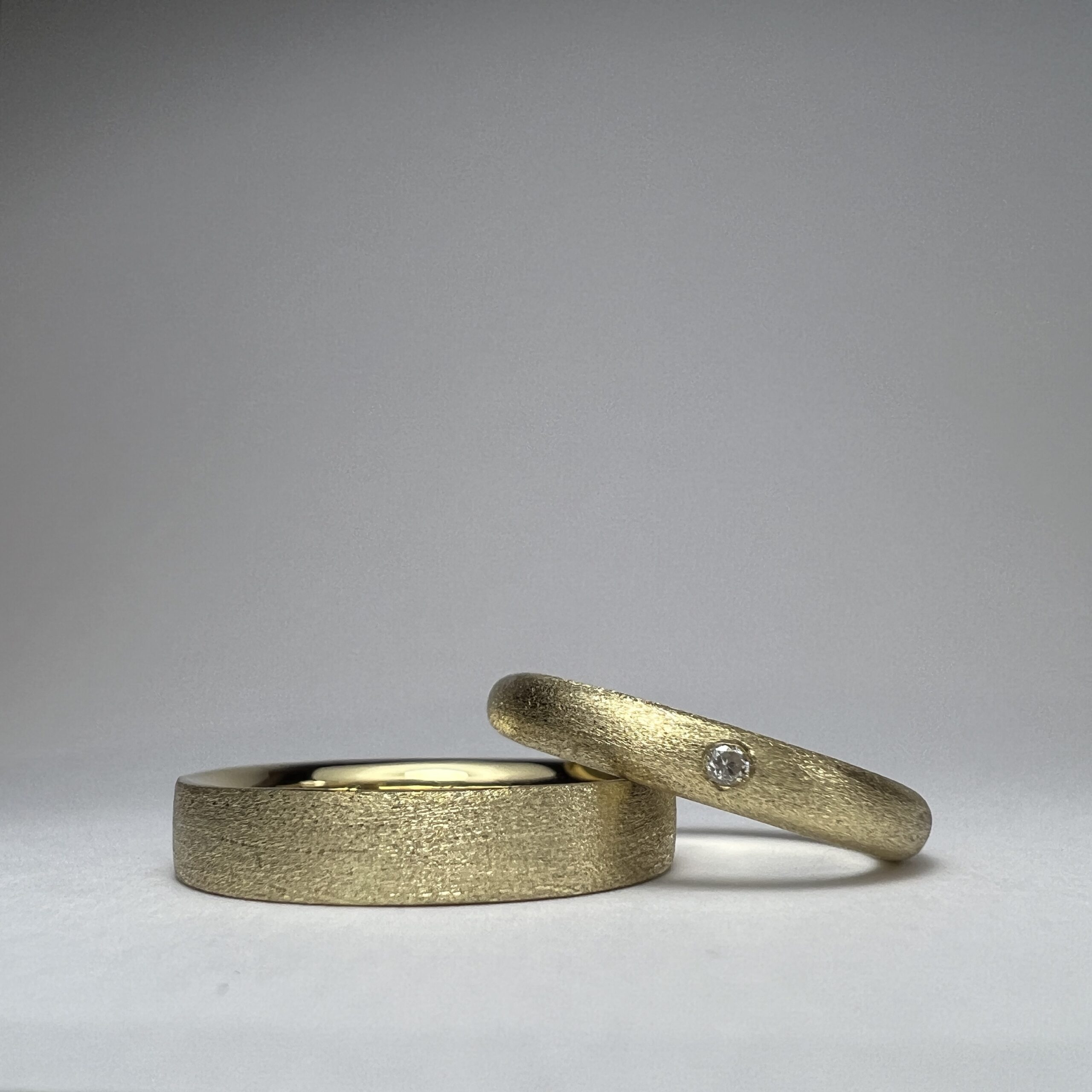 結婚指輪（彫金工法）ダイヤモンド伏込み留めスターダスト鏡面