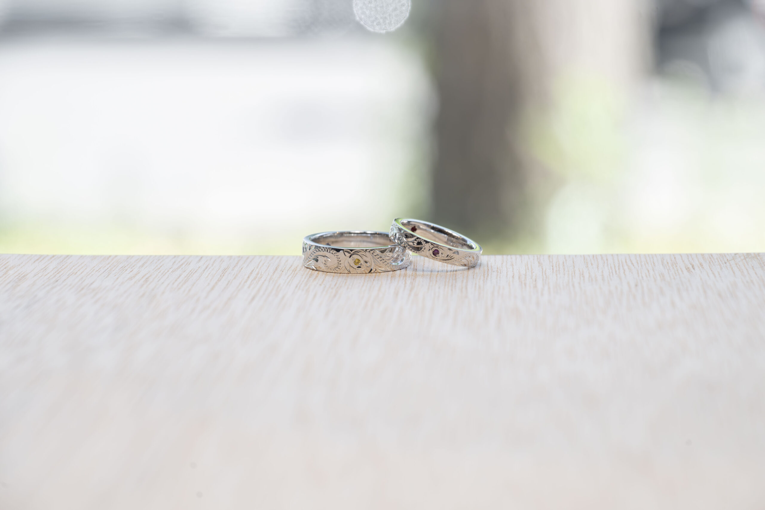 ペアリング（彫金工法）サファイアルビー伏込み留めハワイアン鏡面