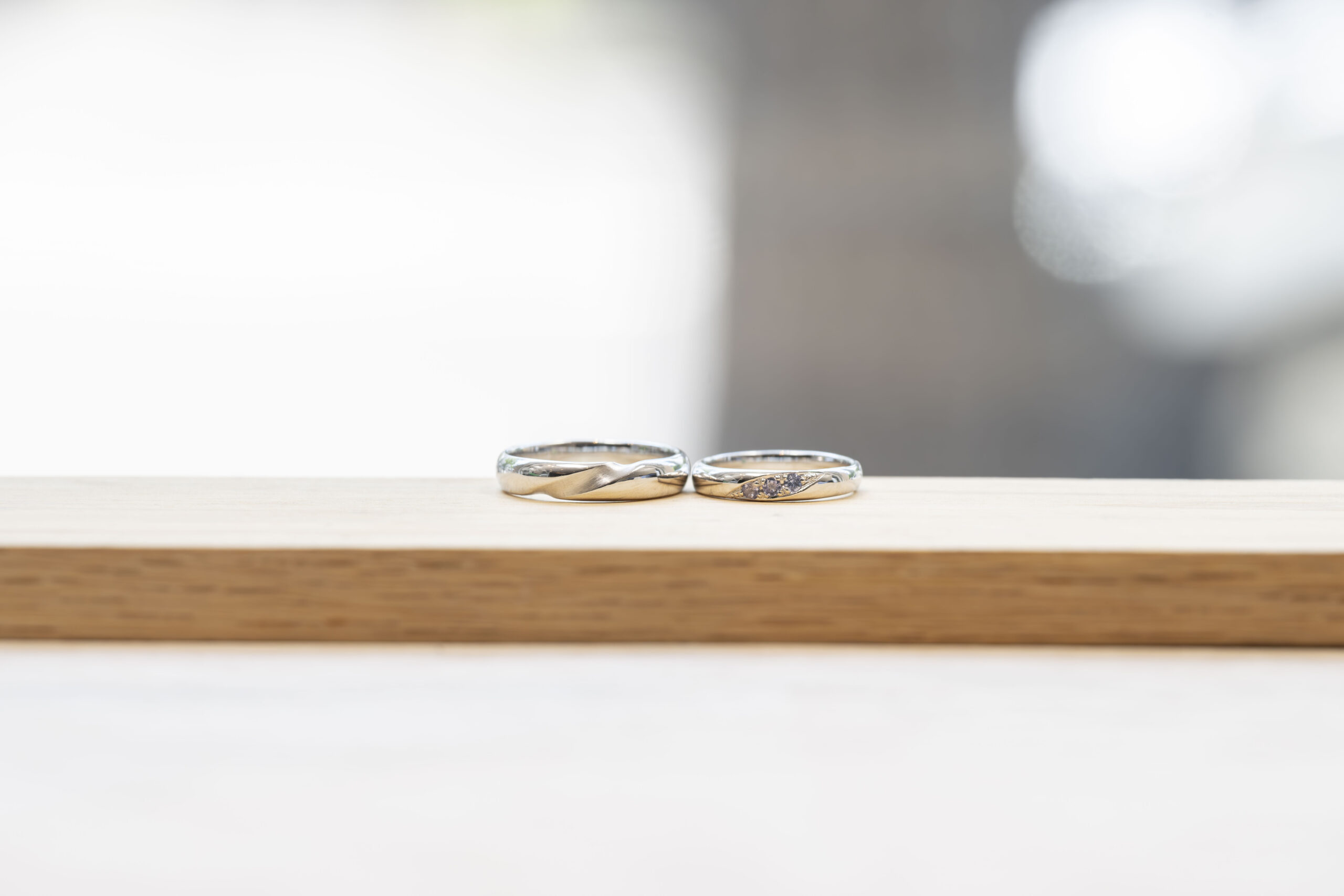 ペアリング（彫金工法）タンザナイト彫り留めつや消しメビウス鏡面