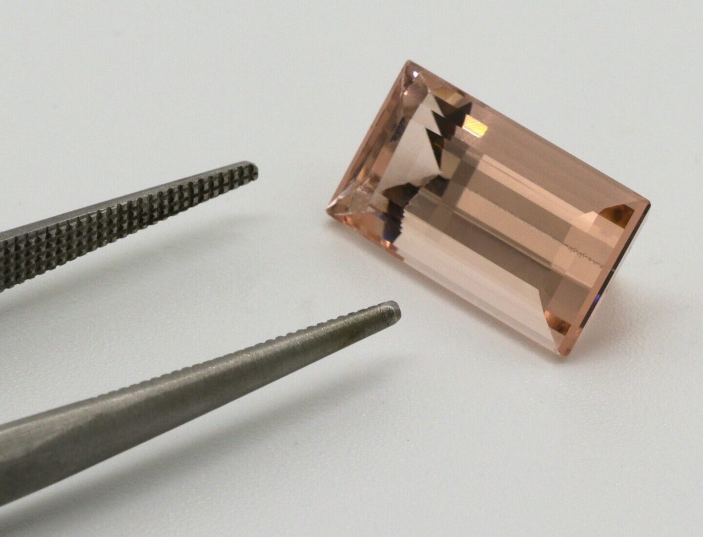 sabrianna-AGinIdtyGMg-unsplash | 工房Smith札幌 モルガナイト