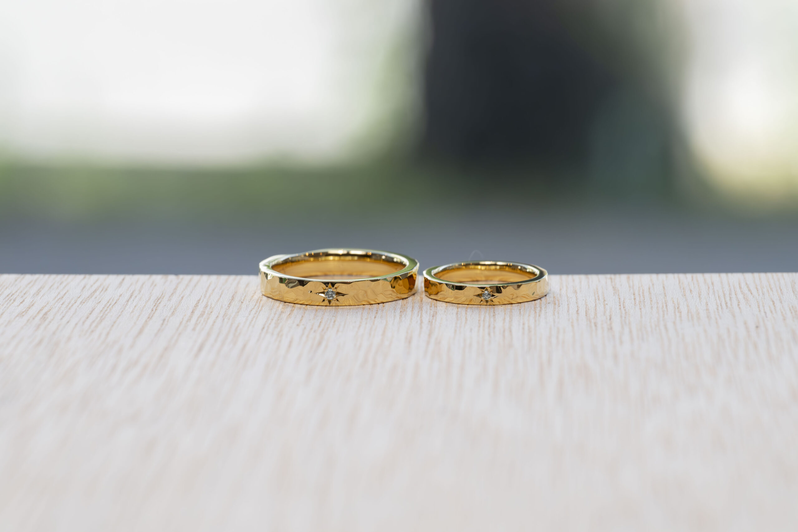 ペアリング（彫金工法）ブルートパーズ五光留めカラーコーティング鏡面