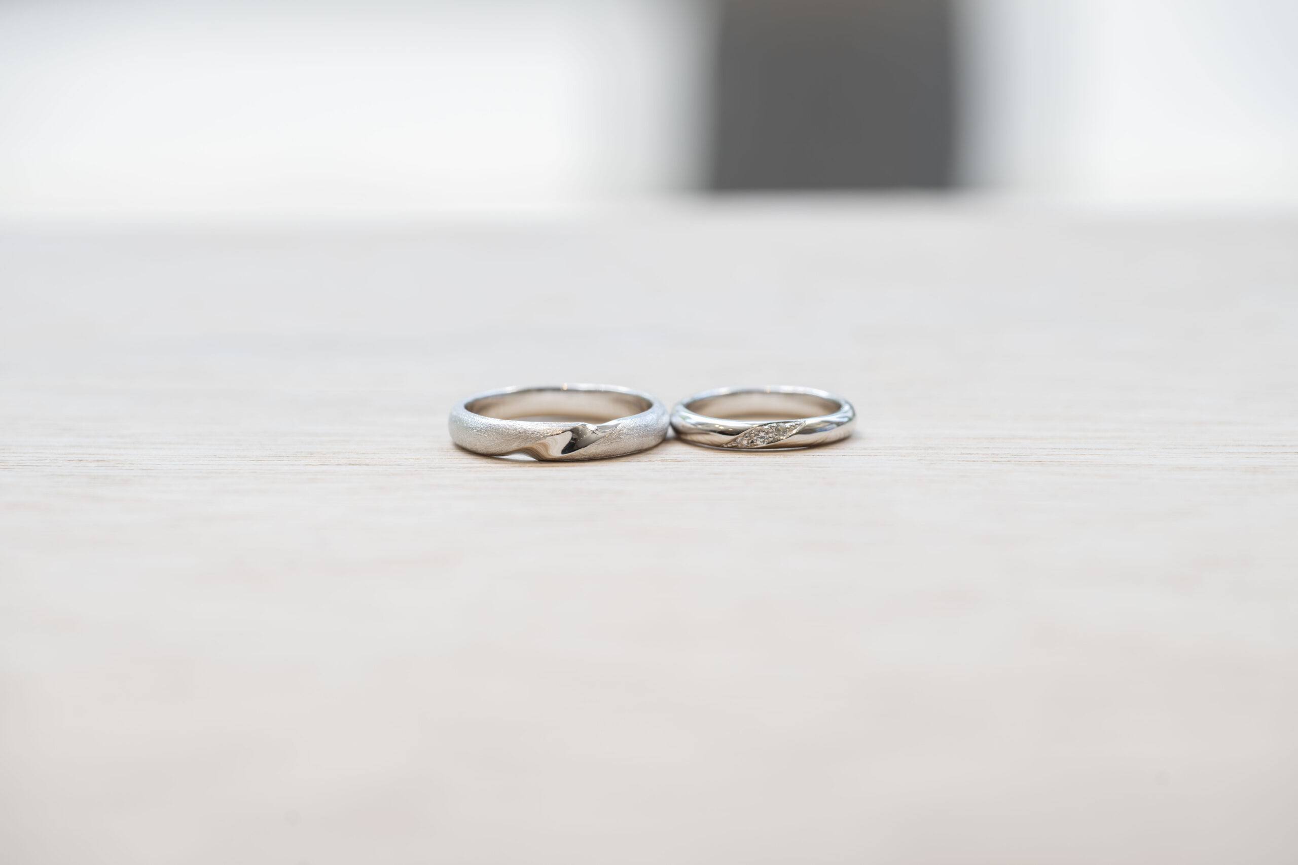 ペアリング（彫金工法）ダイヤモンドムーンストーン彫り留めスターダストメビウス鏡面