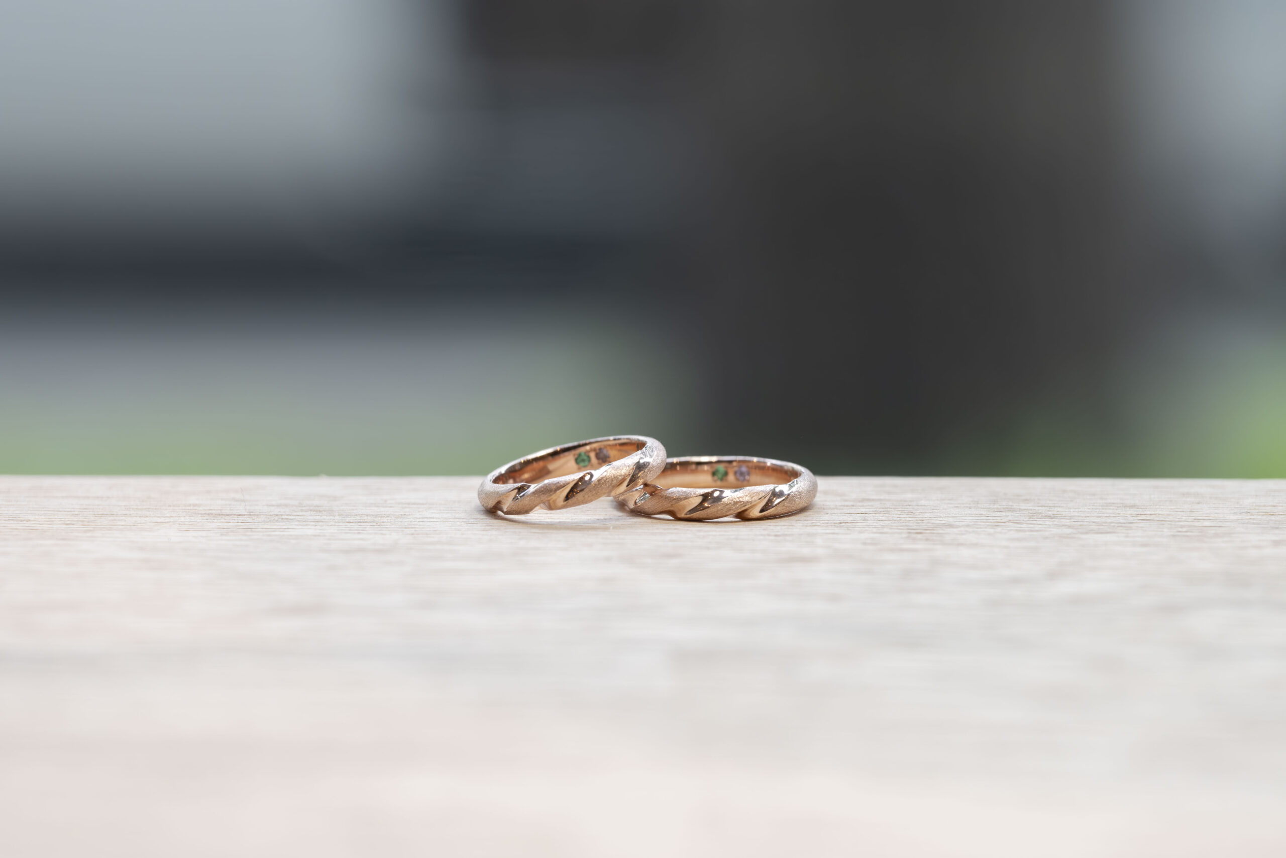 ペアリングエメラルドタンザナイトシークレットストーンななこ留めカラーコーティングスターダストメビウス鏡面