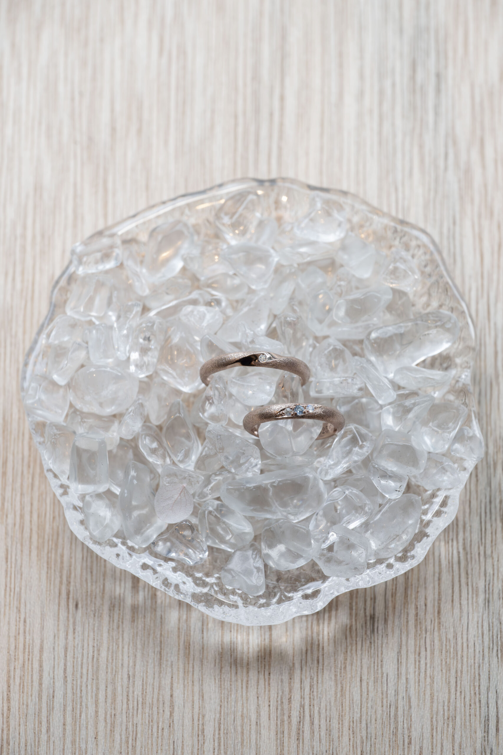 ペアリング（彫金工法）アクアマリンムーンストーン伏込み留め彫り留めカラーコーティングスターダストメビウス