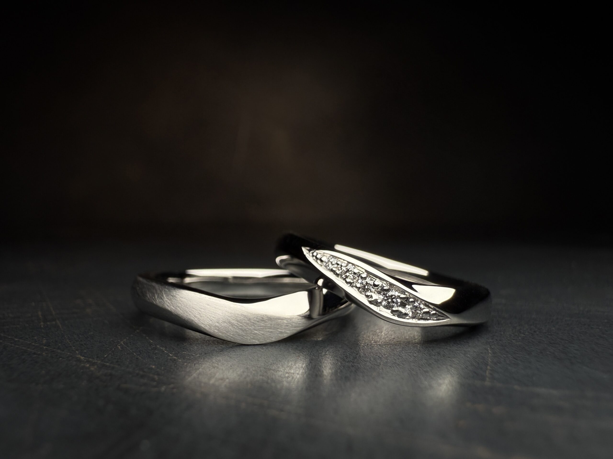 結婚指輪（WAX工法）ダイヤモンド彫り留めウェーブスターダスト鏡面