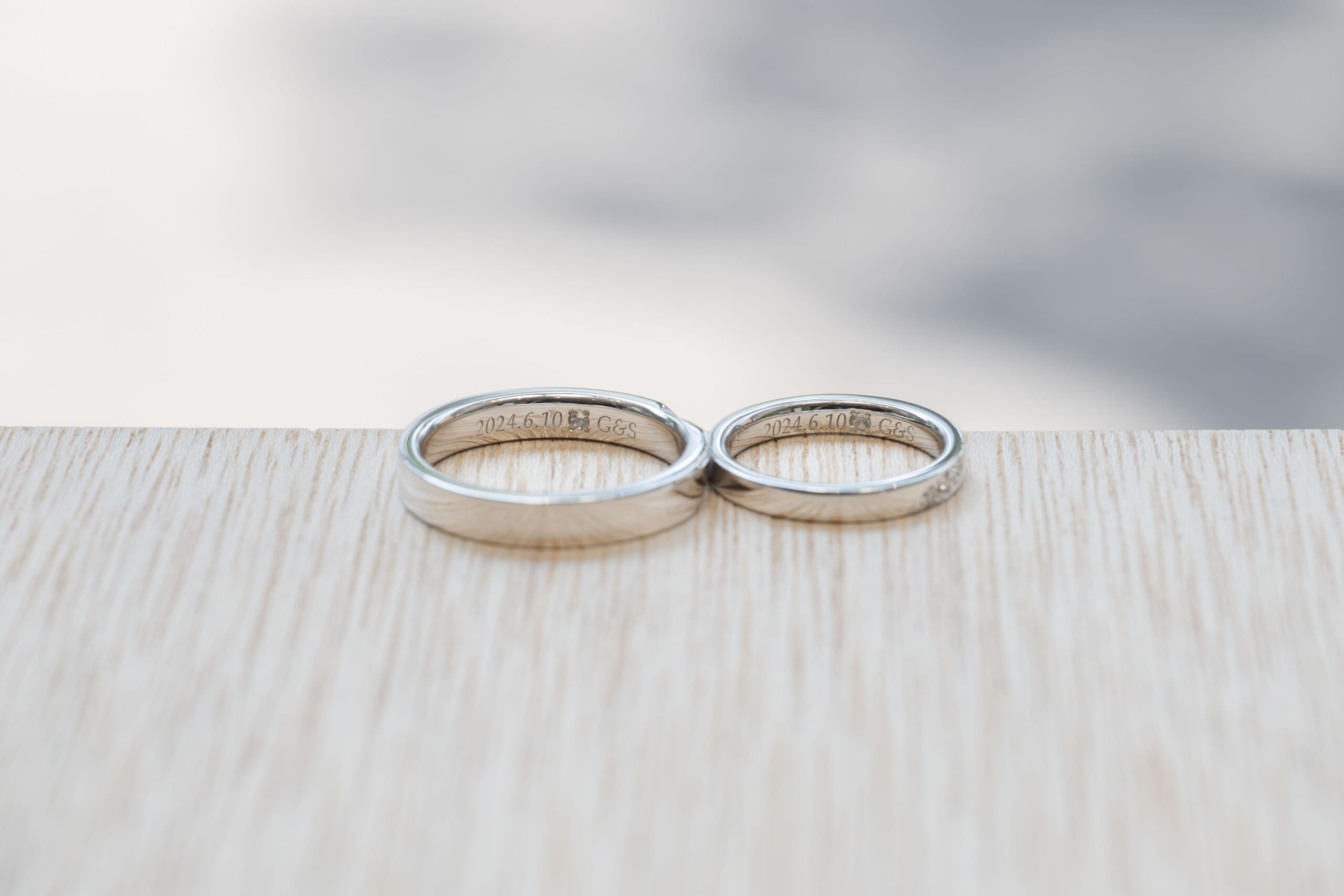 ペアリング（彫金工法）ダイヤモンドムーンストーン彫り留めメビウス