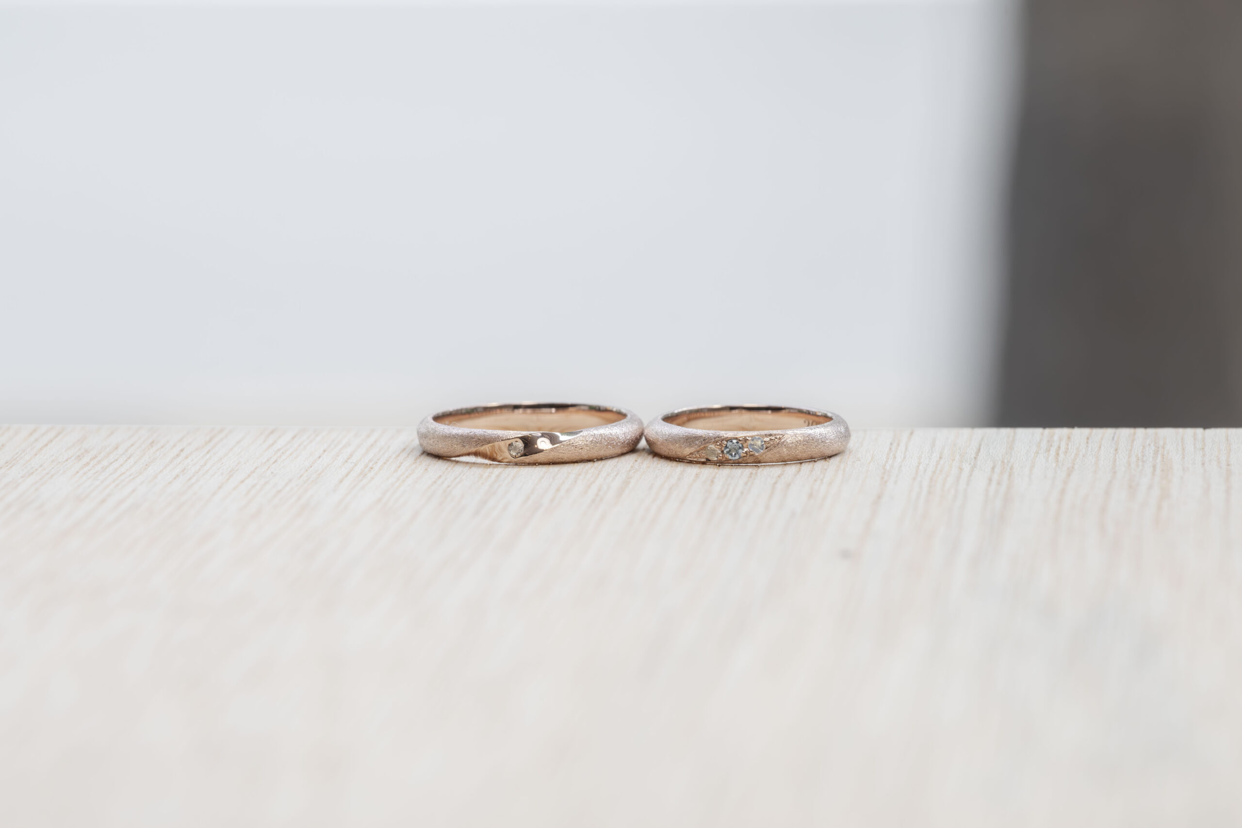 ペアリング（彫金工法）アクアマリンムーンストーン伏込み留め彫り留めスターダストメビウス鏡面