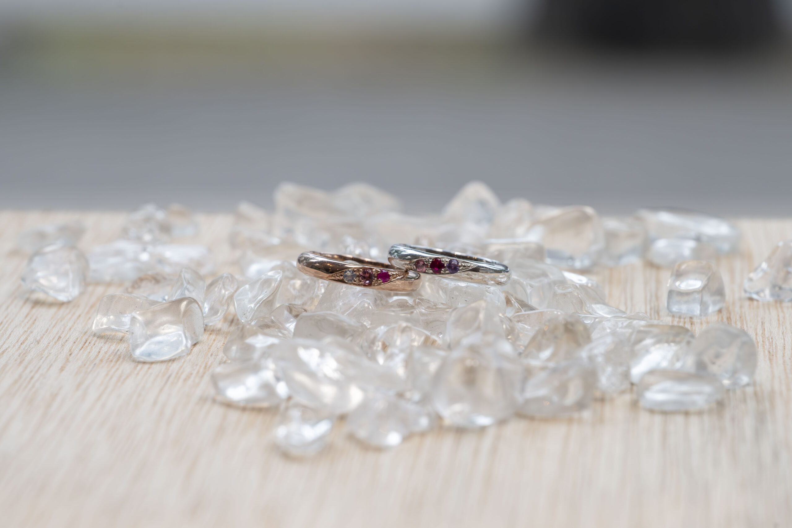 ペアリング（彫金工法）アメジストトルマリンムーンストーンルビー彫り留め