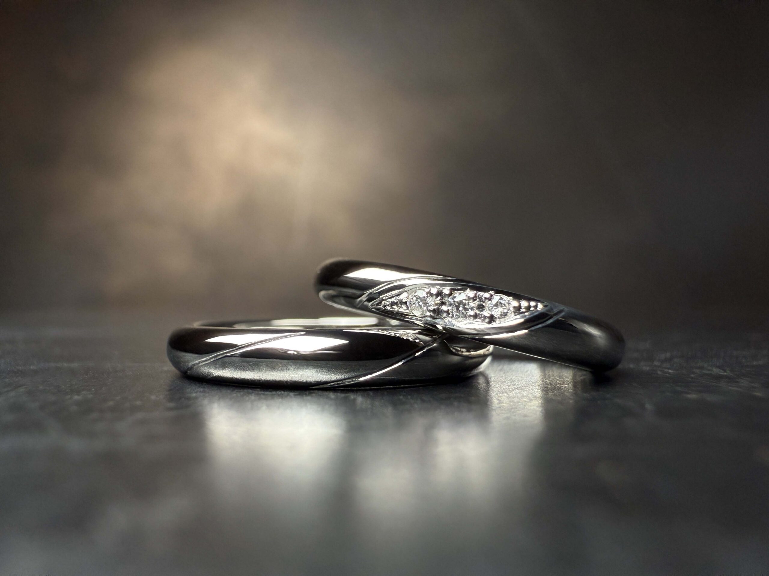 結婚指輪（彫金工法）ダイヤモンド彫り留めライン加工鏡面