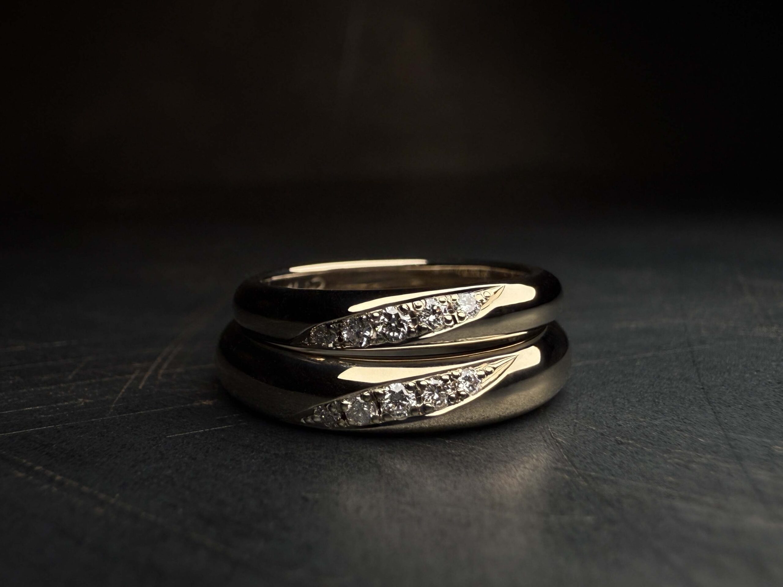 結婚指輪（彫金工法）ダイヤモンド彫り留め鏡面