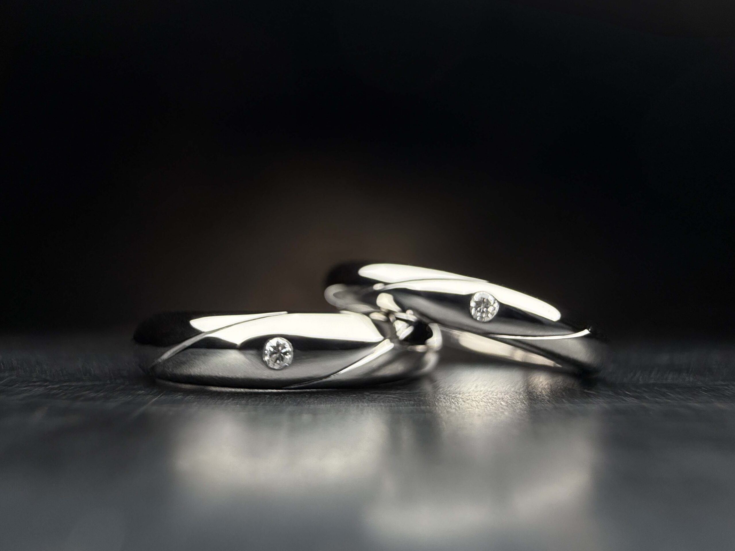 結婚指輪（彫金工法）ダイヤモンド伏込み留めライン加工鏡面