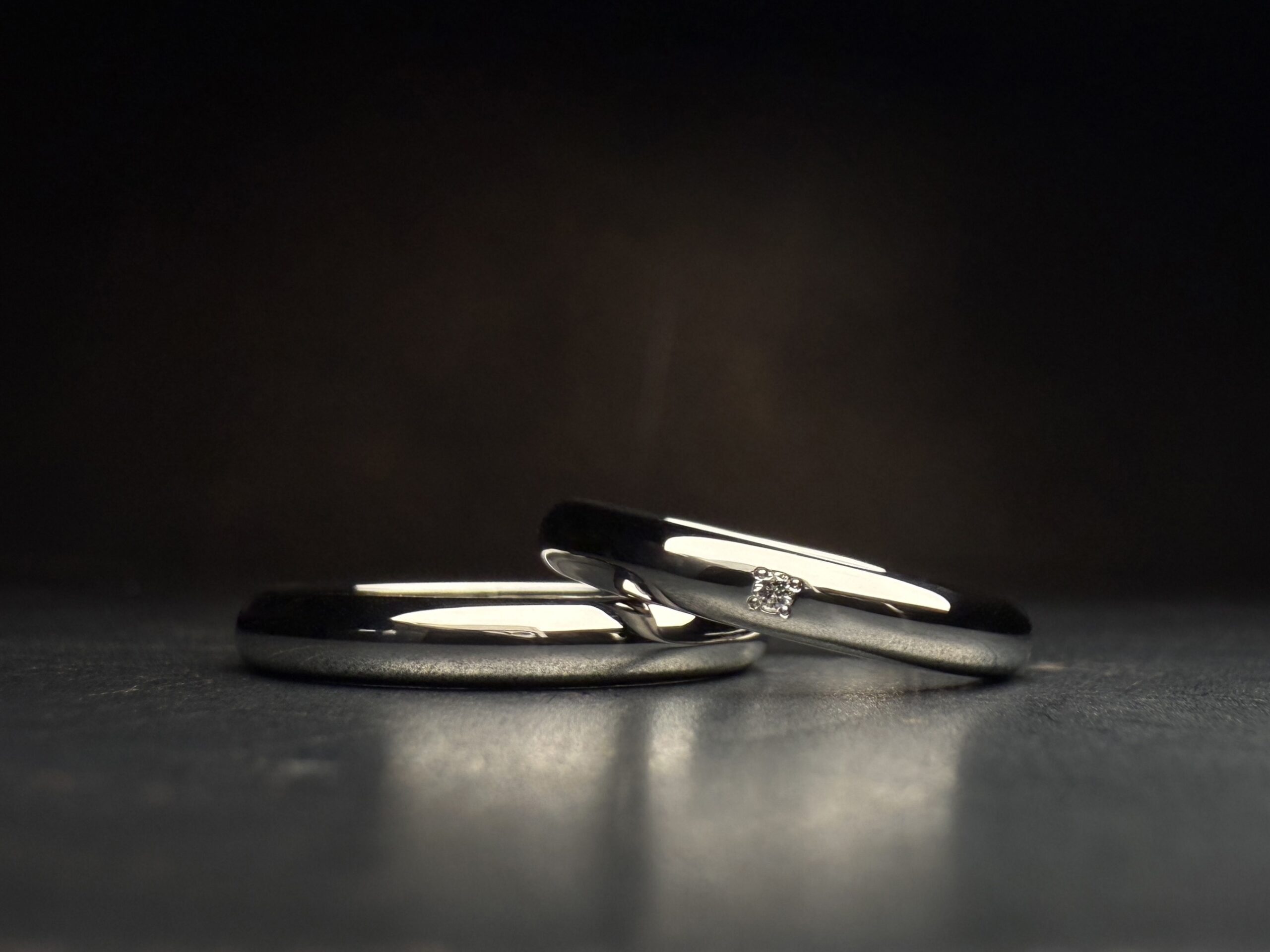 結婚指輪（彫金工法）ダイヤモンドななこ留め鏡面